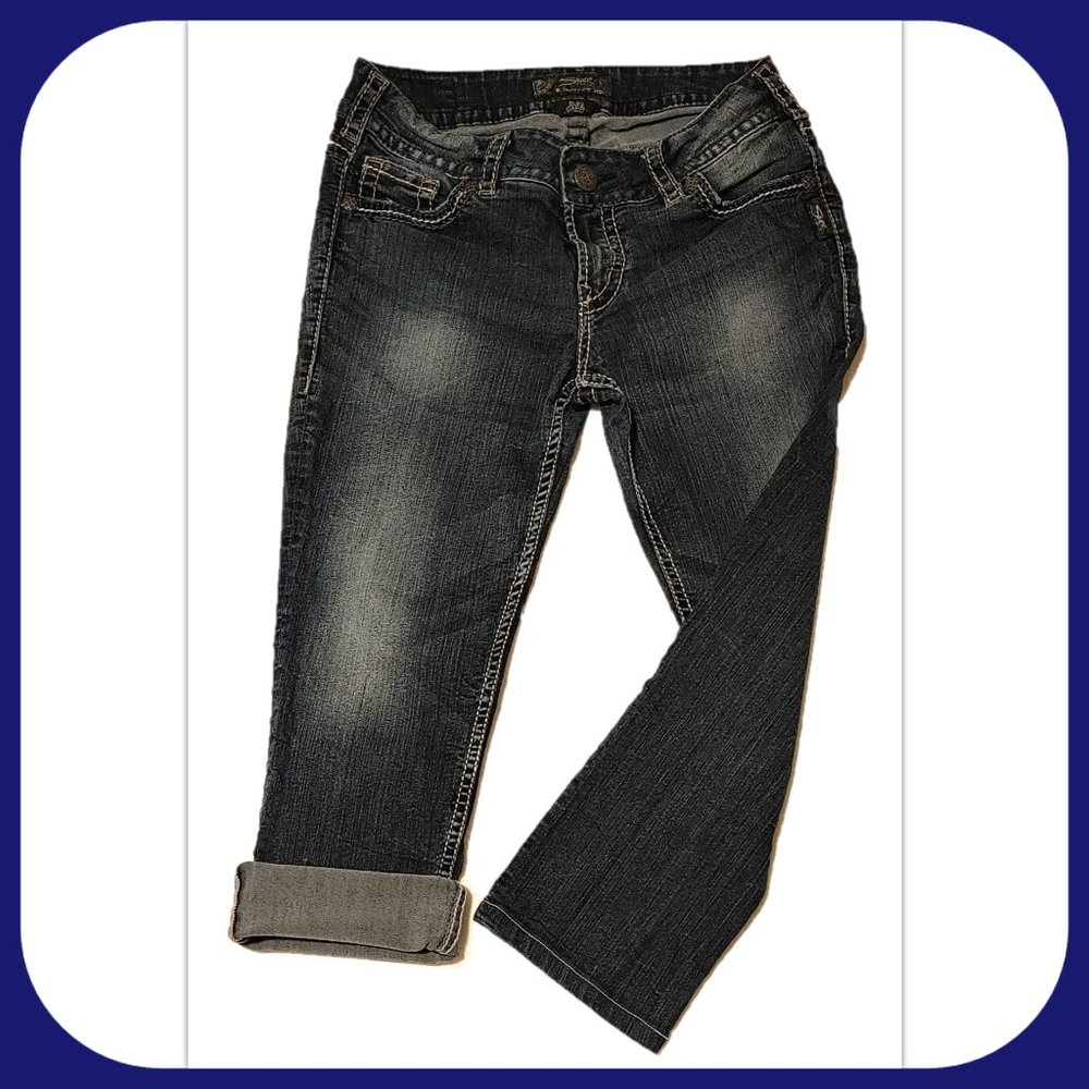 SILVER JEANS || Stretch Suki Capri (SIZE W29)